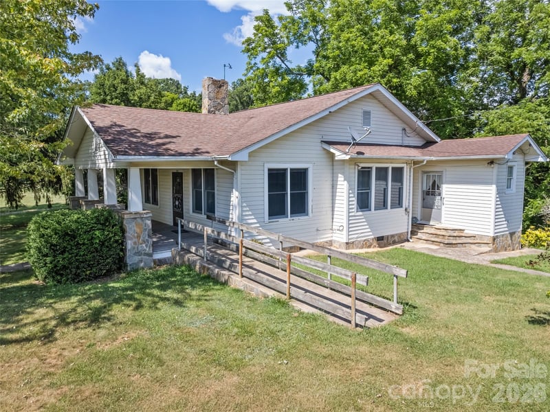 145 Haynes Cv, Clyde, NC 28721