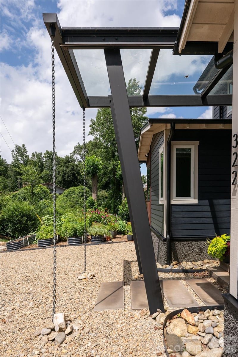 322 Windswept Dr, Asheville, NC 28801