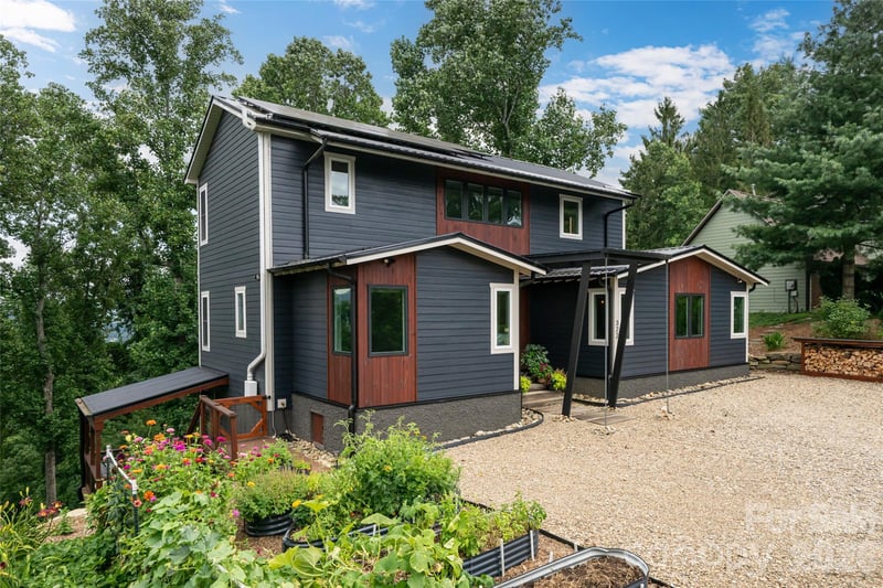 322 Windswept Dr, Asheville, NC 28801