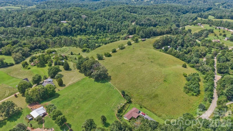 14 Rocking Chair Ln, Leicester, NC 28748