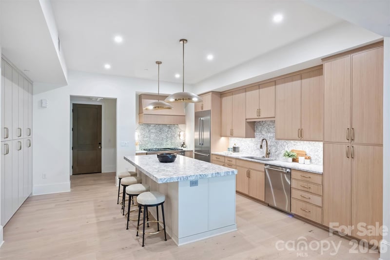 409 Queens Rd #301, Charlotte, NC 28207