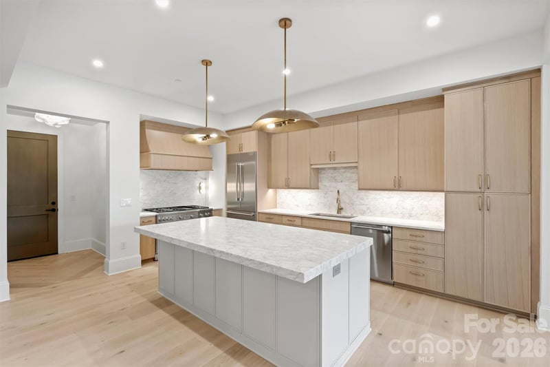409 Queens Rd #301, Charlotte, NC 28207