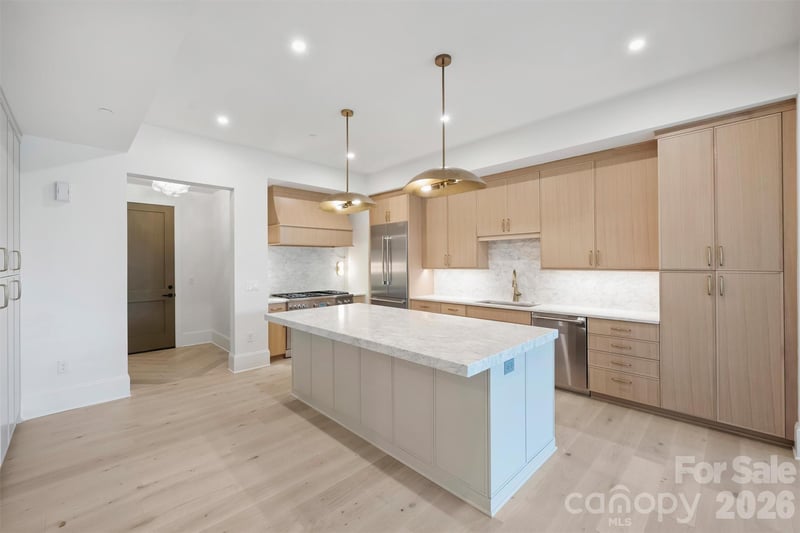 409 Queens Rd #301, Charlotte, NC 28207