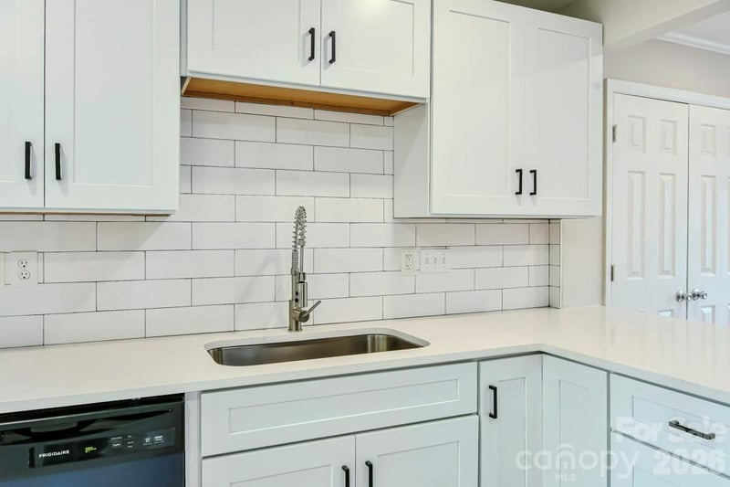 6020 Running Deer Rd, Charlotte, NC 28214