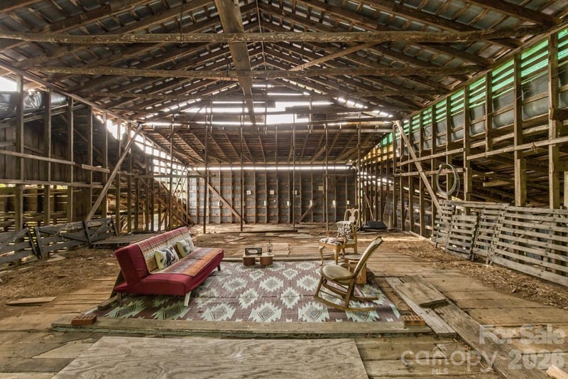 99999 Rocking Chair Ln, Leicester, NC 28748