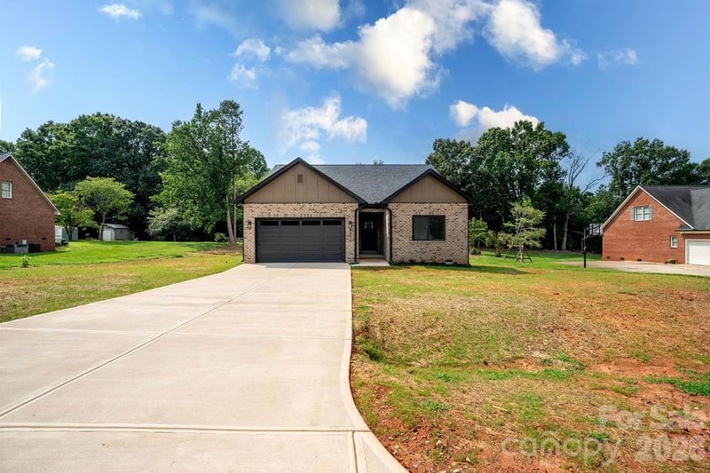 2678 Prince Dr, Lincolnton, NC 28092
