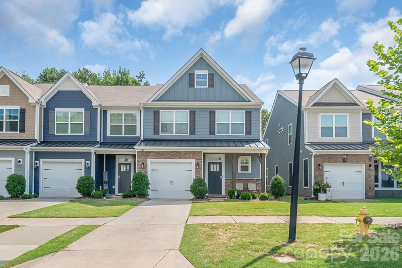 8026 Saluda Dr, Charlotte, NC 28269