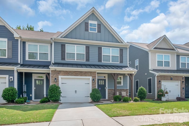 8026 Saluda Dr, Charlotte, NC 28269