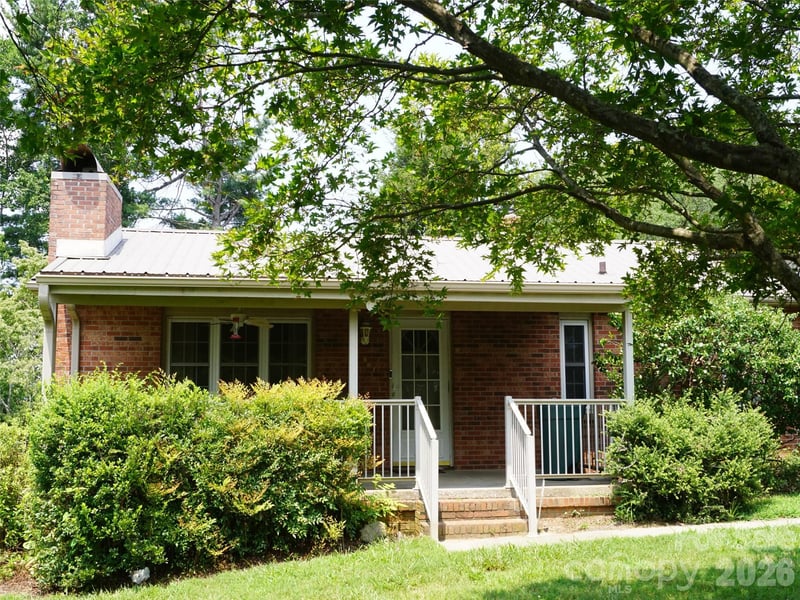 887 Upward Rd, Flat Rock, NC 28731