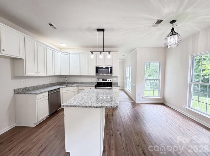 3621 Straussburg Woods Ln, Matthews, NC 28105