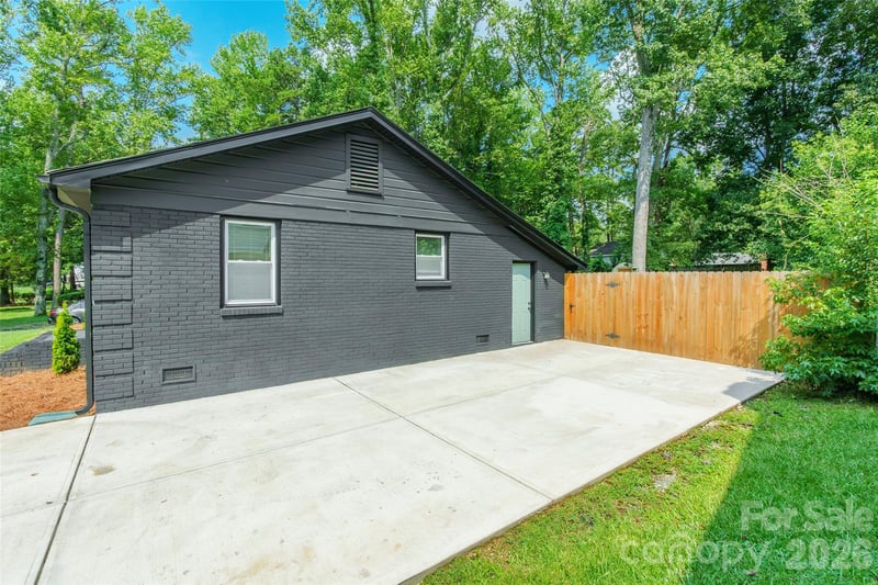 6557 Covecreek Dr, Charlotte, NC 28215