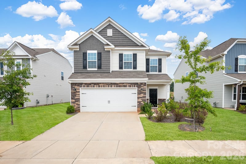 7412 Echoing Hills Ln, Maiden, NC 28650
