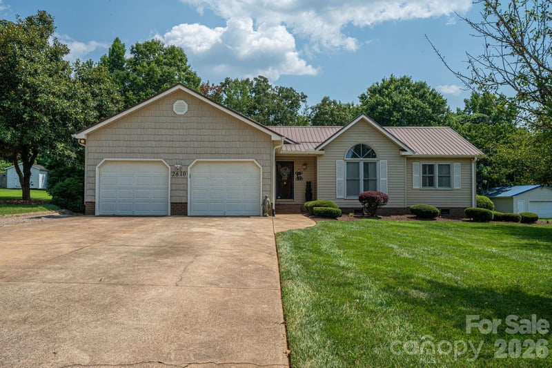 2610 Prince Dr, Lincolnton, NC 28092