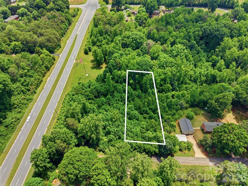 18 Easthaven Dr, Newton, NC 28658
