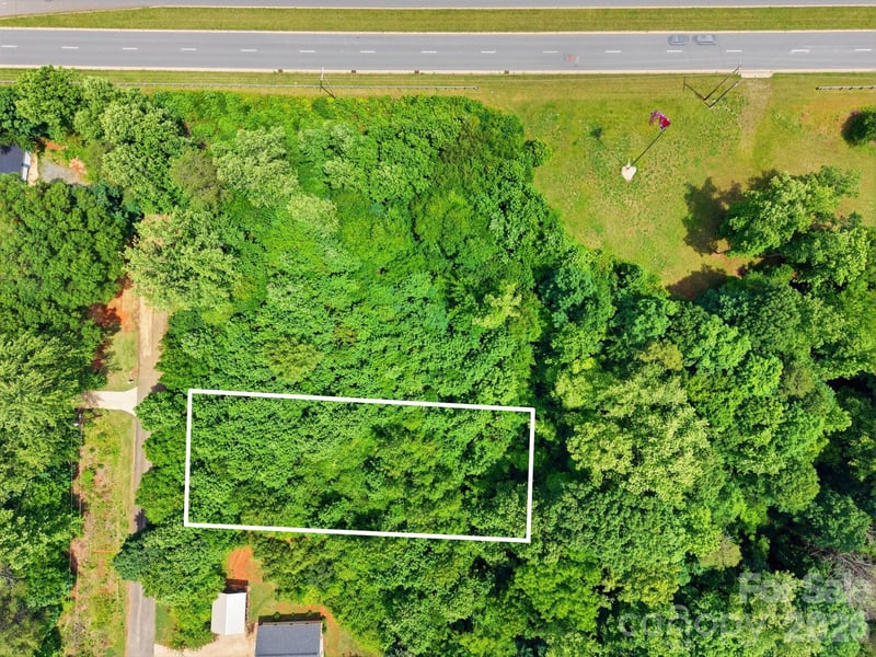 18 Easthaven Dr, Newton, NC 28658