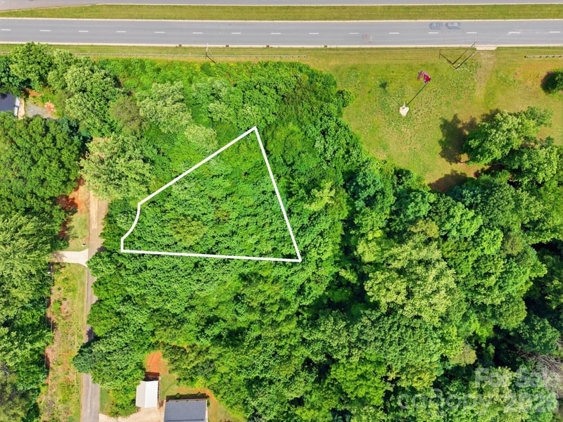 18 Easthaven Dr, Newton, NC 28658