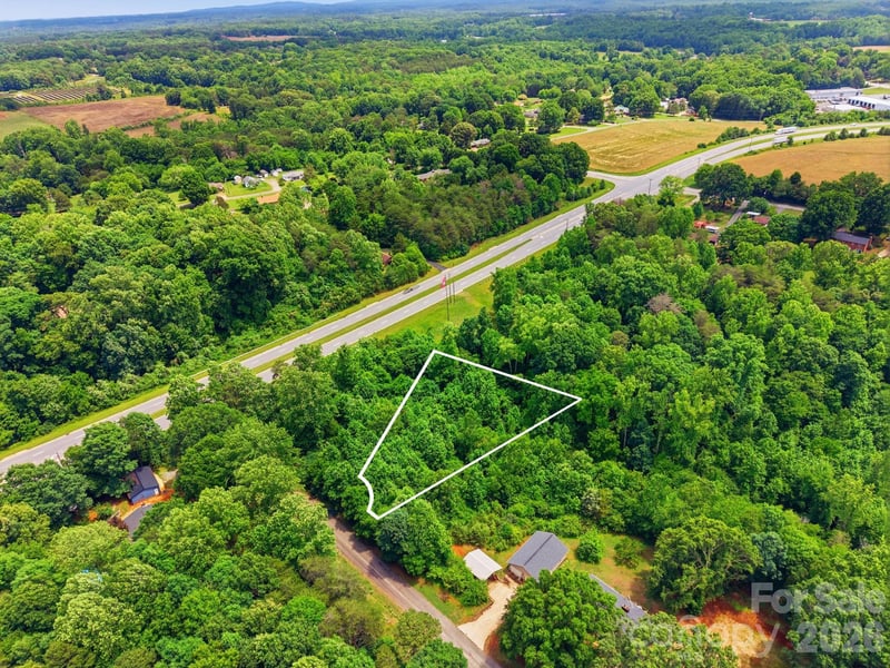 18 Easthaven Dr, Newton, NC 28658