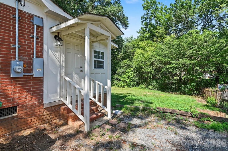 4421 Knollcrest Dr, Charlotte, NC 28208