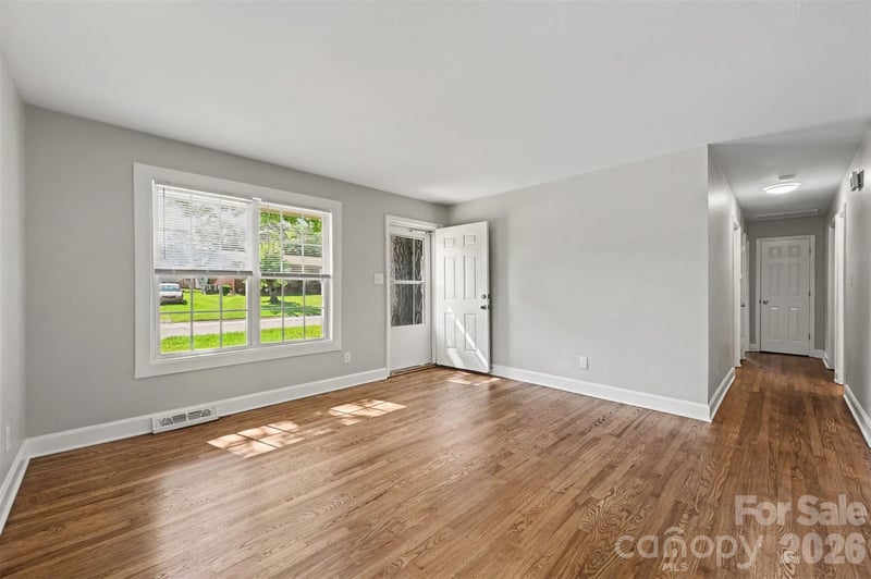 4421 Knollcrest Dr, Charlotte, NC 28208