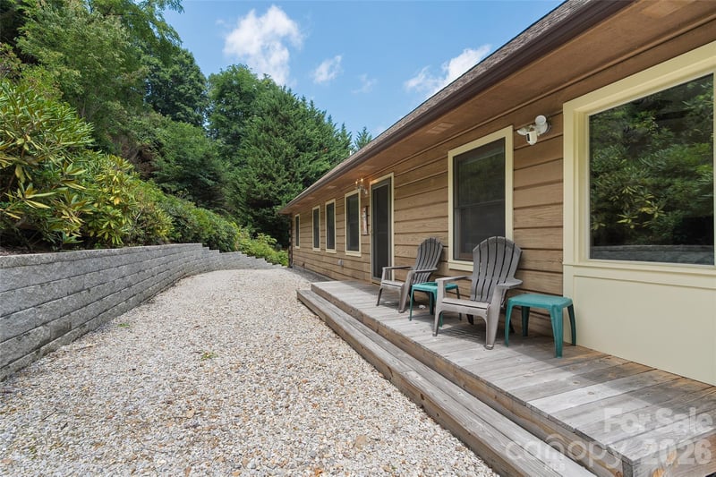 646 Trials Gap Dr, Waynesville, NC 28786