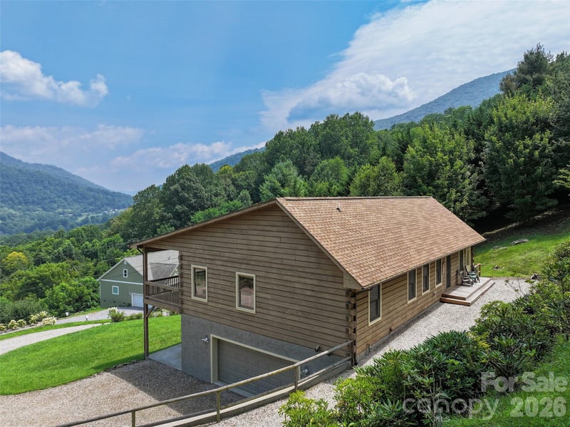 646 Trials Gap Dr, Waynesville, NC 28786