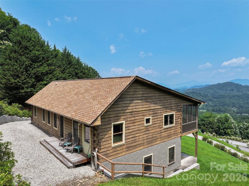 646 Trials Gap Dr, Waynesville, NC 28786
