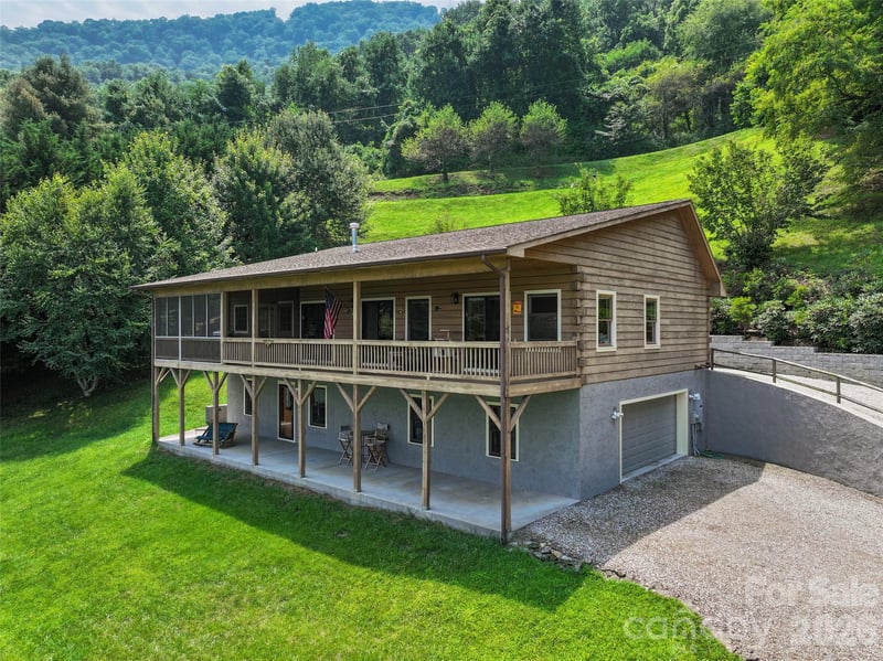 646 Trials Gap Dr, Waynesville, NC 28786