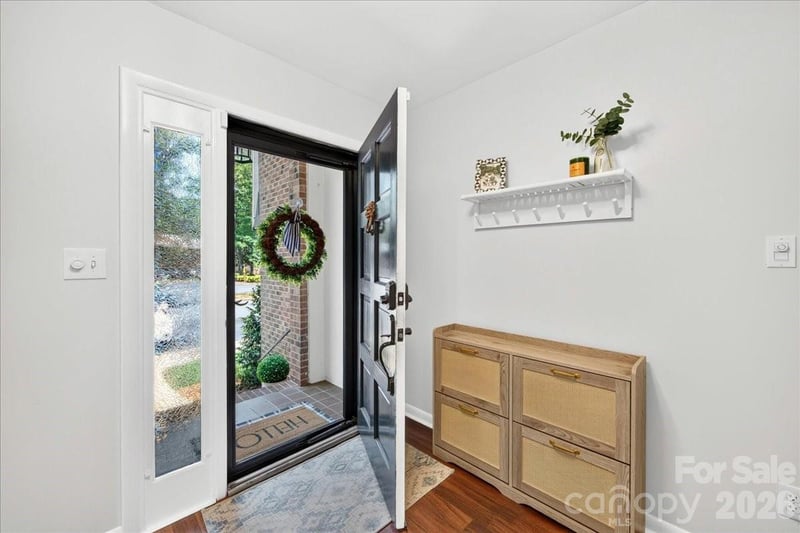 5811 Sharon Rd #F, Charlotte, NC 28210