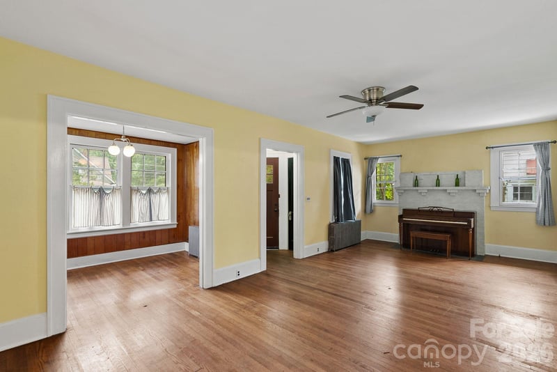 47 Virginia Ave, Asheville, NC 28806