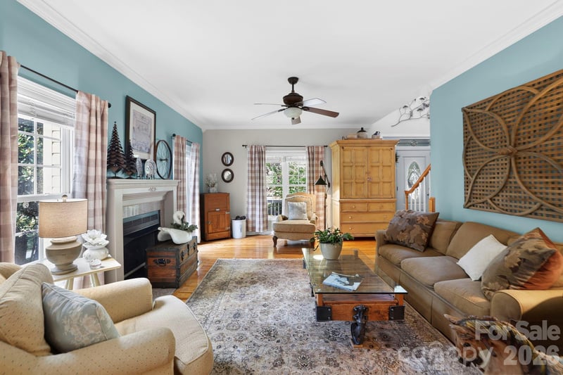254 Kanuga Forest Dr, Hendersonville, NC 28739