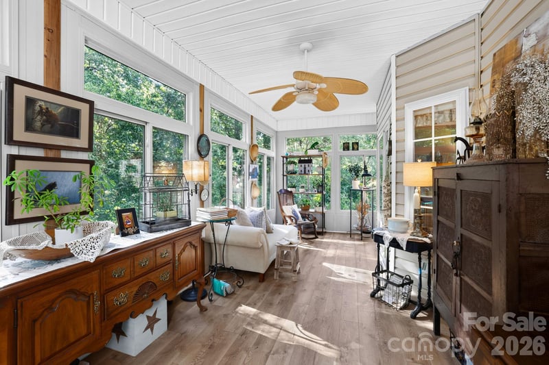 254 Kanuga Forest Dr, Hendersonville, NC 28739