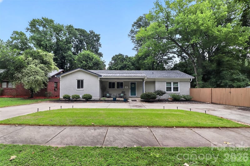 1016 Dresden Dr, Charlotte, NC 28205