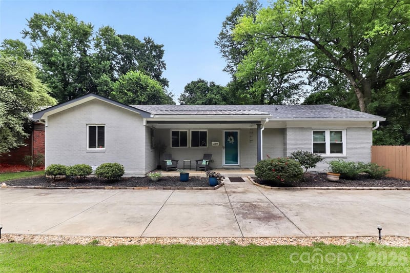 1016 Dresden Dr, Charlotte, NC 28205