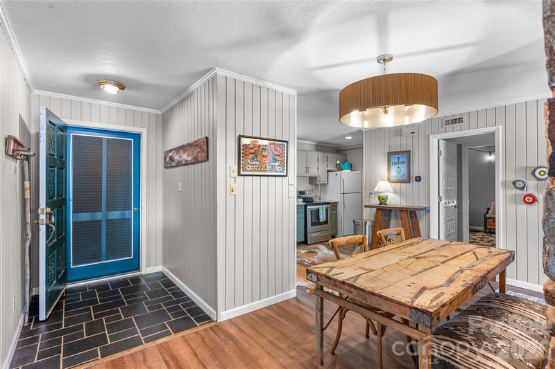 68 Toxaway Point, Lake Toxaway, NC 28747