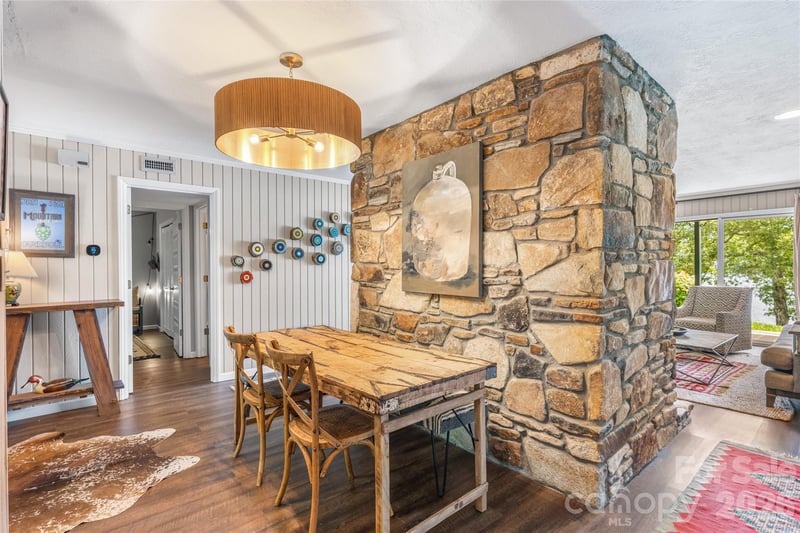 68 Toxaway Point, Lake Toxaway, NC 28747