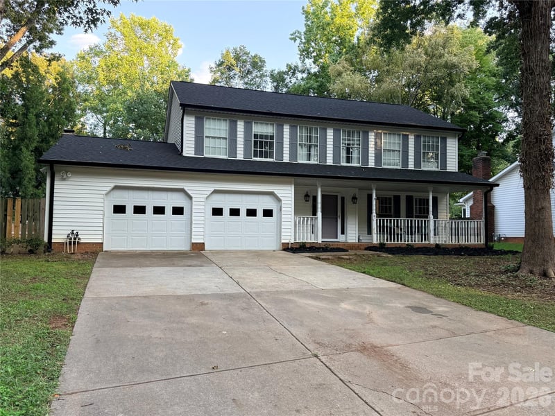 2512 Crescent Knoll Dr, Matthews, NC 28105