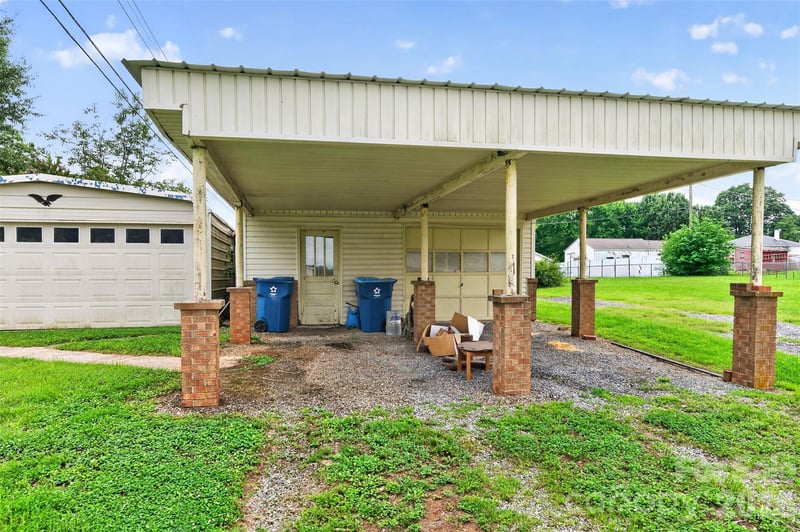 165 34th St, Hickory, NC 28601