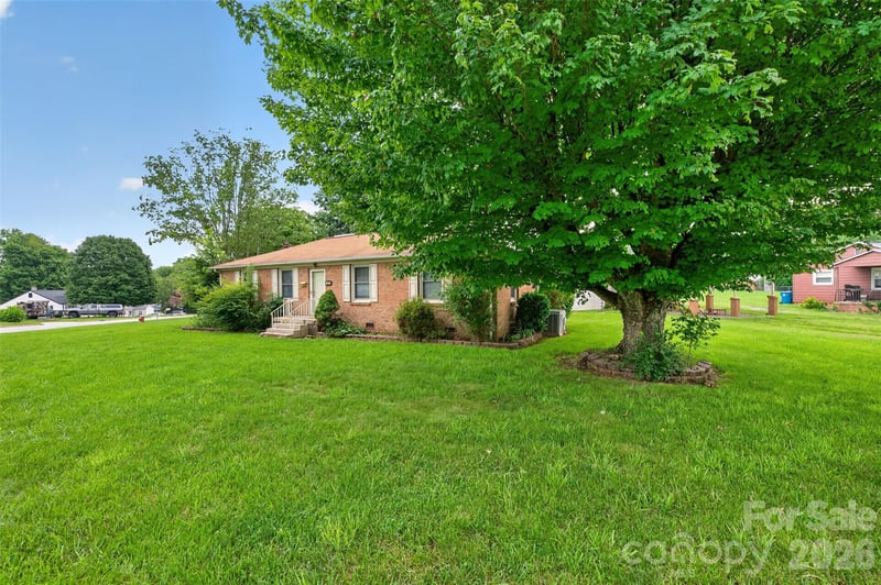 165 34th St, Hickory, NC 28601