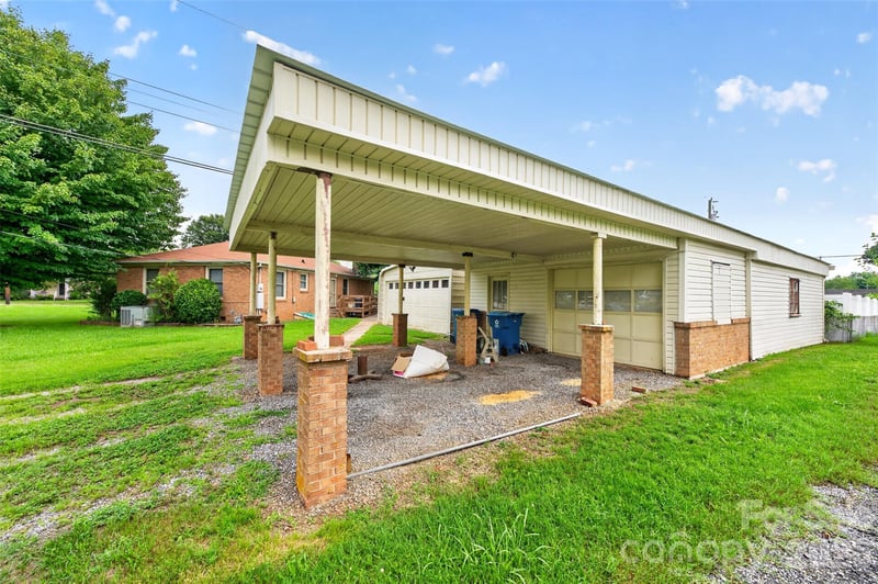 165 34th St, Hickory, NC 28601