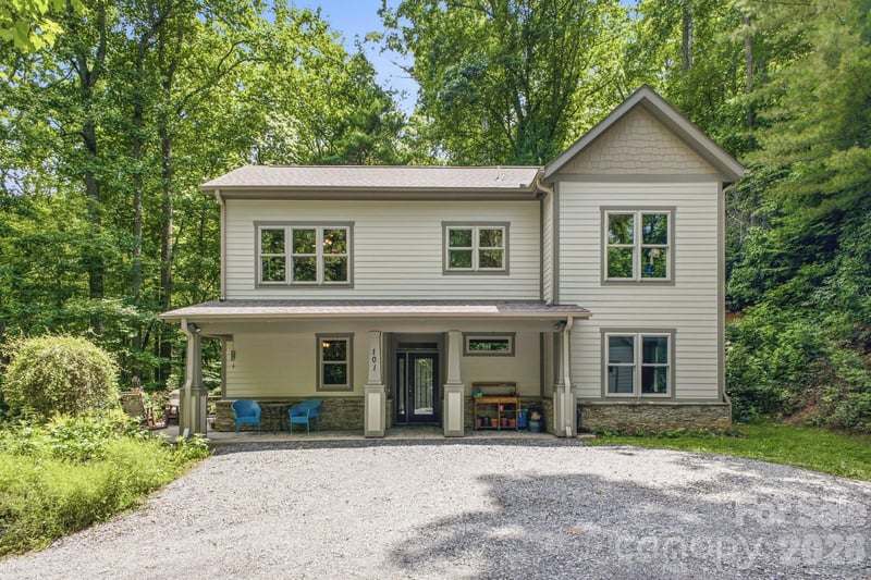 101 Reeds Creek Rd, Fairview, NC 28730