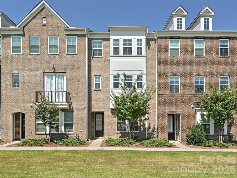 7827 Reunion Row Dr, Charlotte, NC 28277