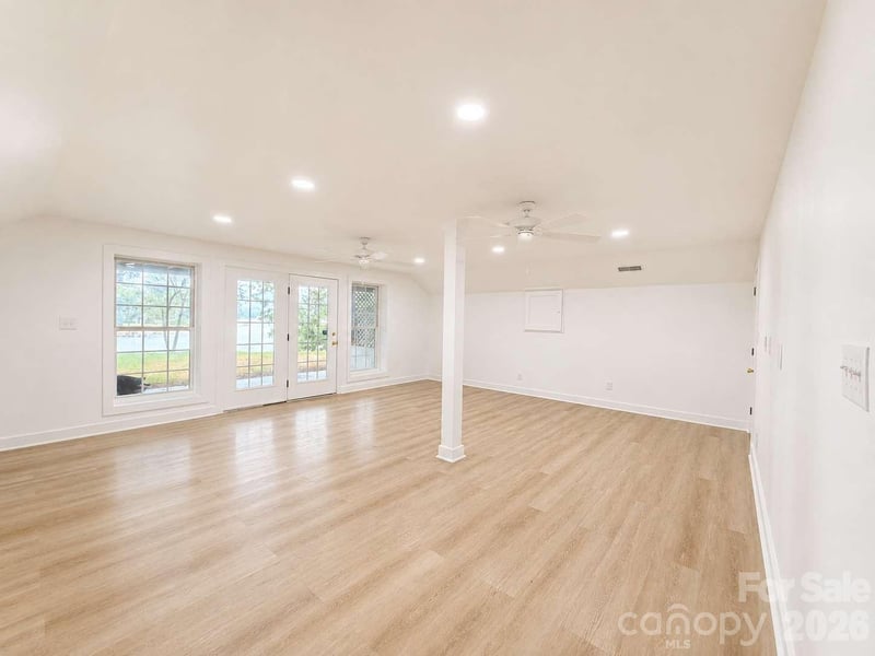 537 Stutts Rd, Mooresville, NC 28117
