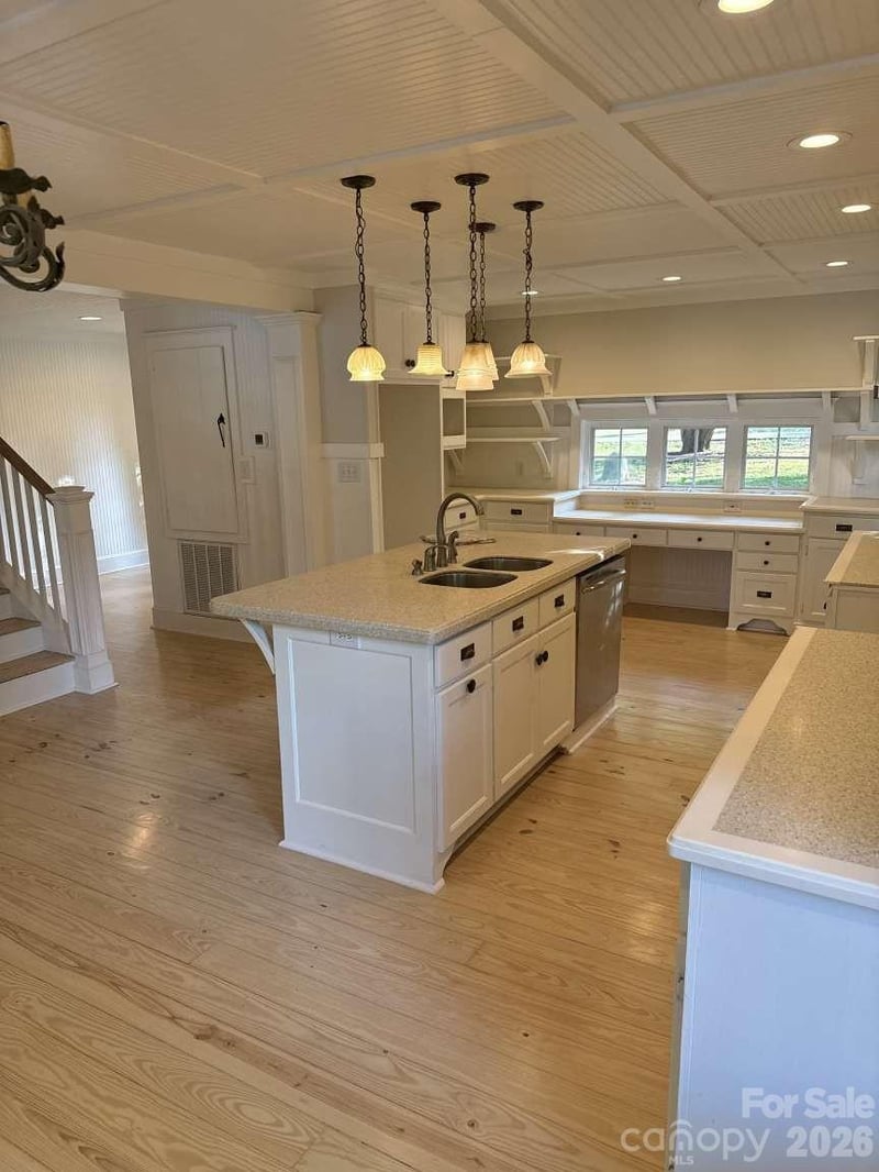 537 Stutts Rd, Mooresville, NC 28117