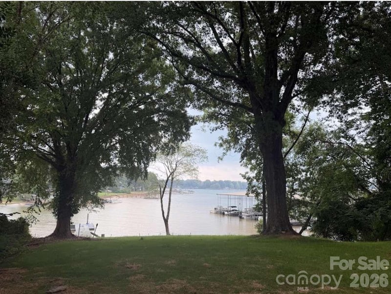 537 Stutts Rd, Mooresville, NC 28117