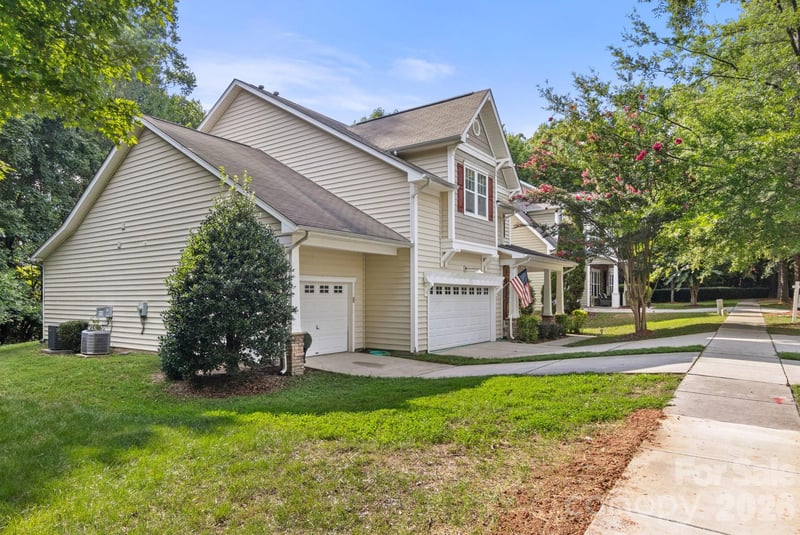 1334 Sarandon Dr, Matthews, NC 28104