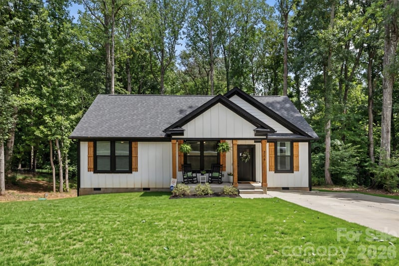 216 Briar Creek Rd, Gastonia, NC 28056