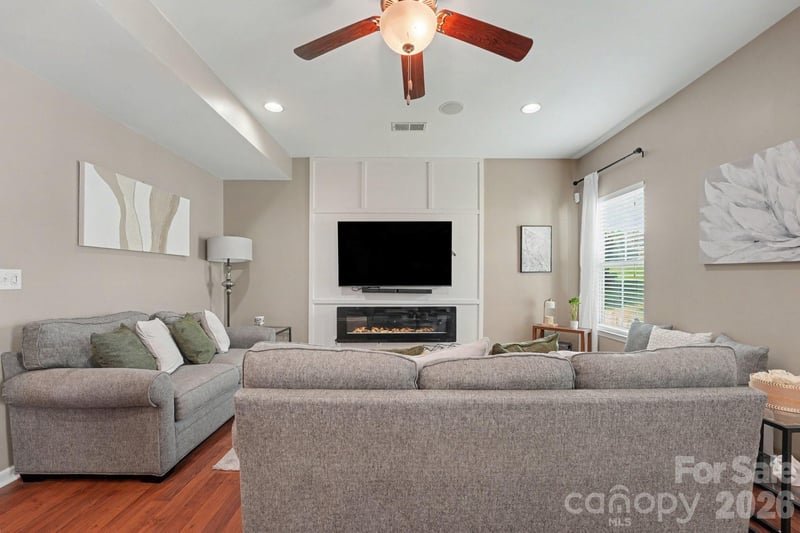 1359 Farm Branch Dr, Concord, NC 28027