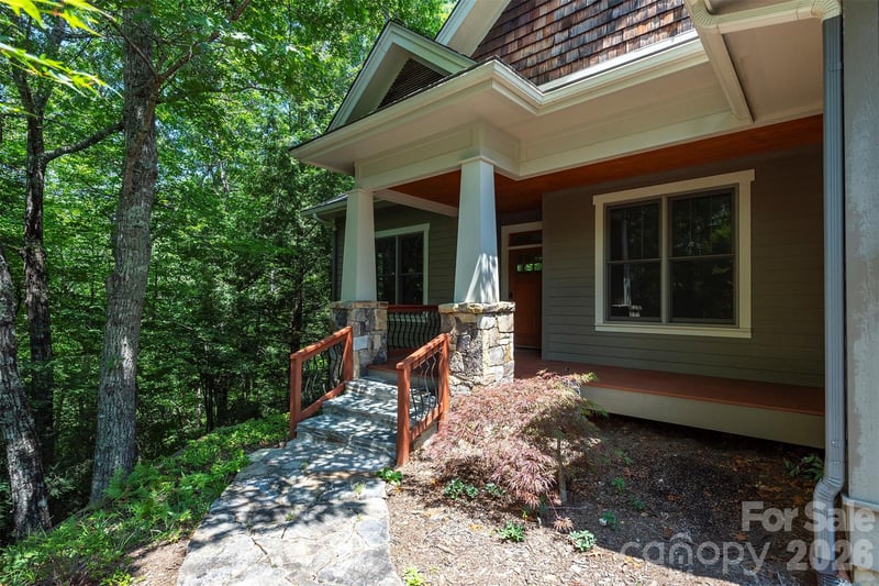416 Ivy Rd, Black Mountain, NC 28711