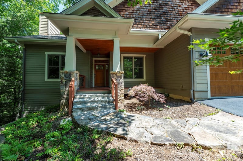 416 Ivy Rd, Black Mountain, NC 28711