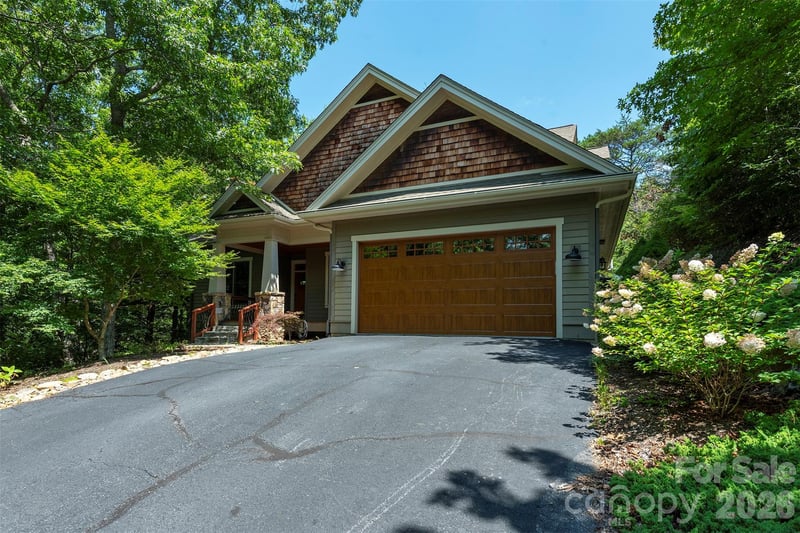 416 Ivy Rd, Black Mountain, NC 28711